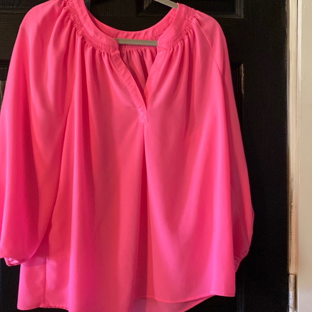 Very pretty pink flowy top from crown and ivy